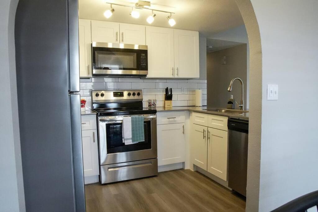 2 Bedroom Minutes From Las Vegas Strip And Airport Exteriör bild